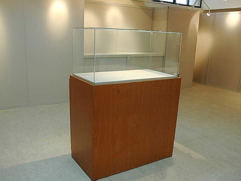 Ok (編號 Sd 14)木製玻璃展示櫃 H133xw100xd50cm 玻璃高45cm